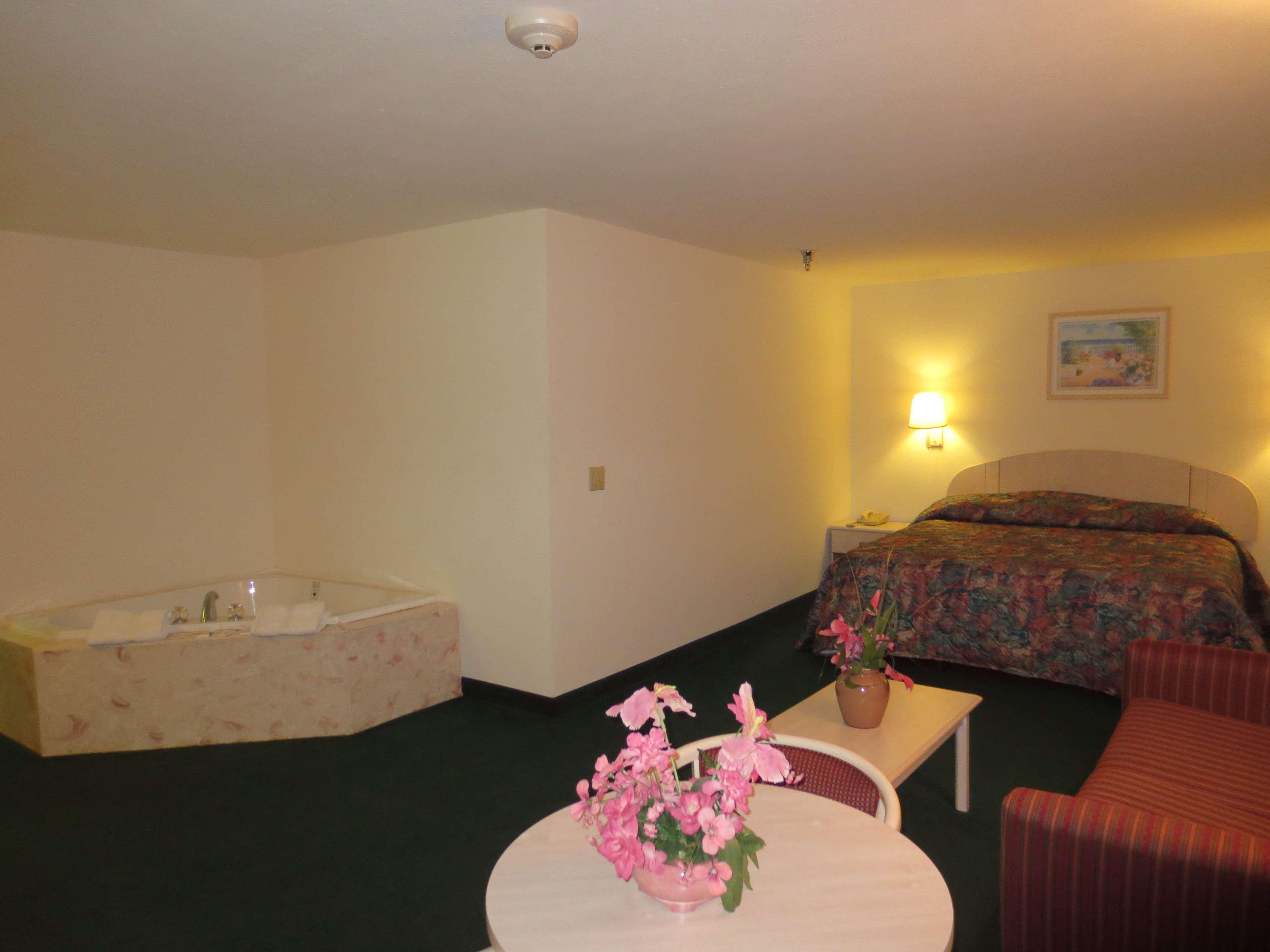 Pinckneyville Inn And Suites Exterior photo