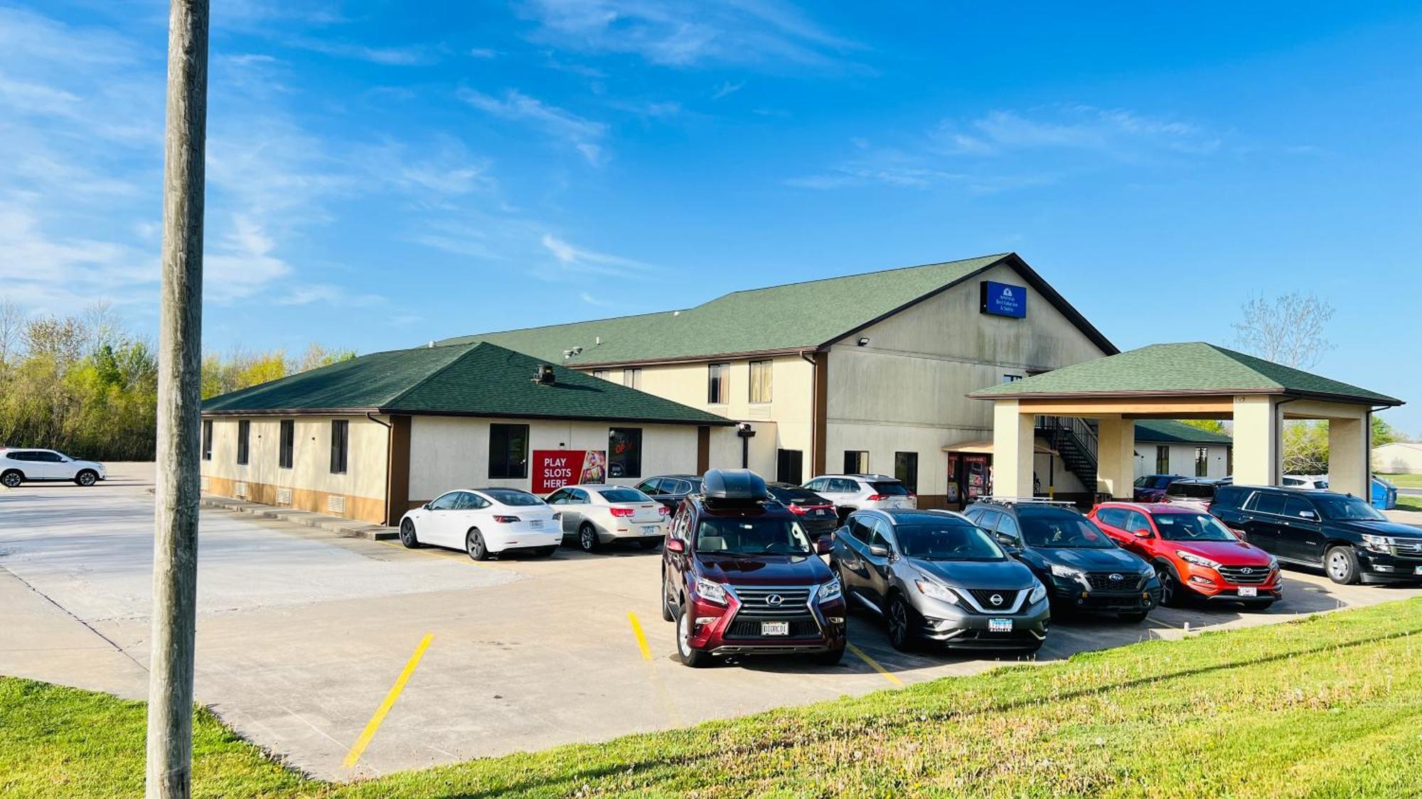 Pinckneyville Inn And Suites Exterior photo