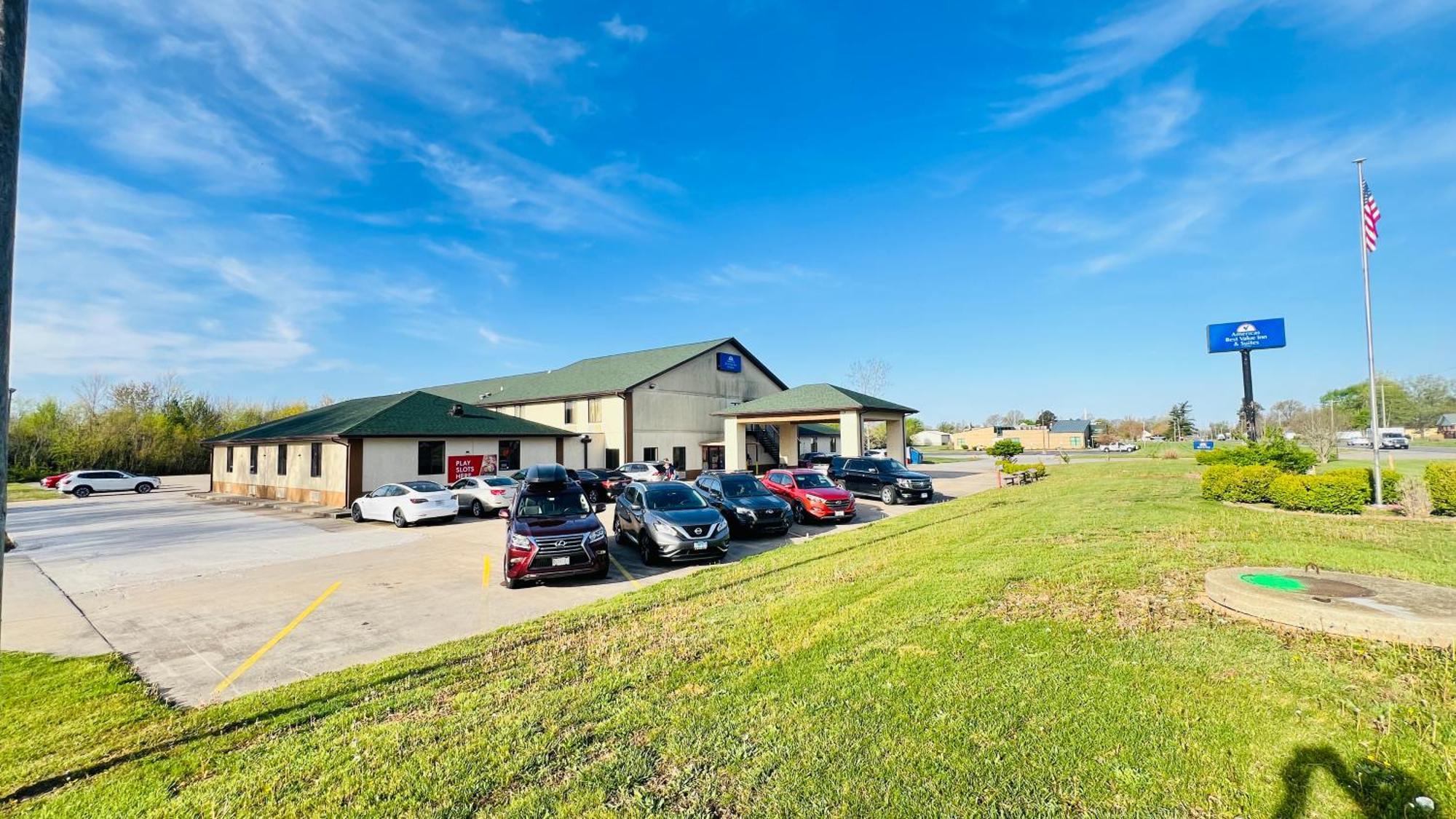 Pinckneyville Inn And Suites Exterior photo